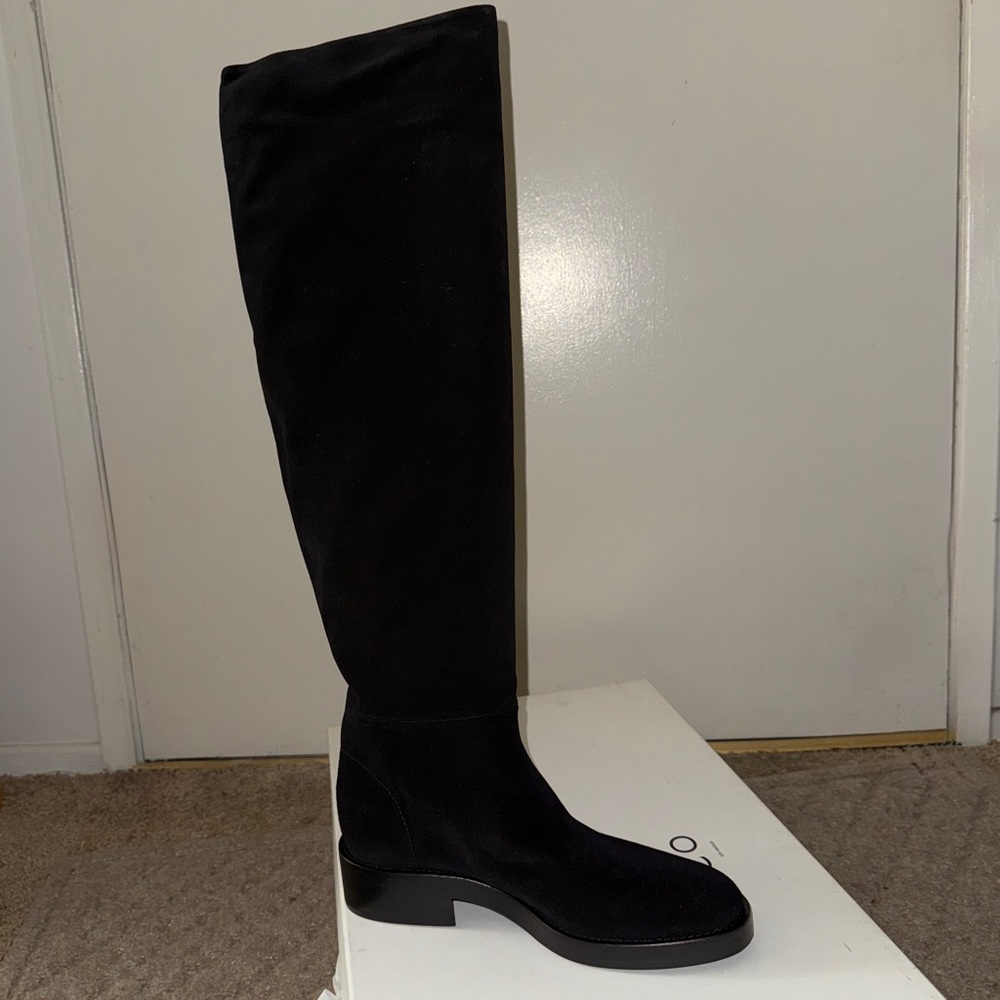 Suede Black Pull-on Knee-high boot